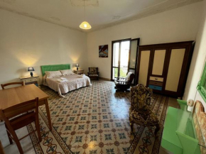 Mille Lire Peppe's Home Palermo
